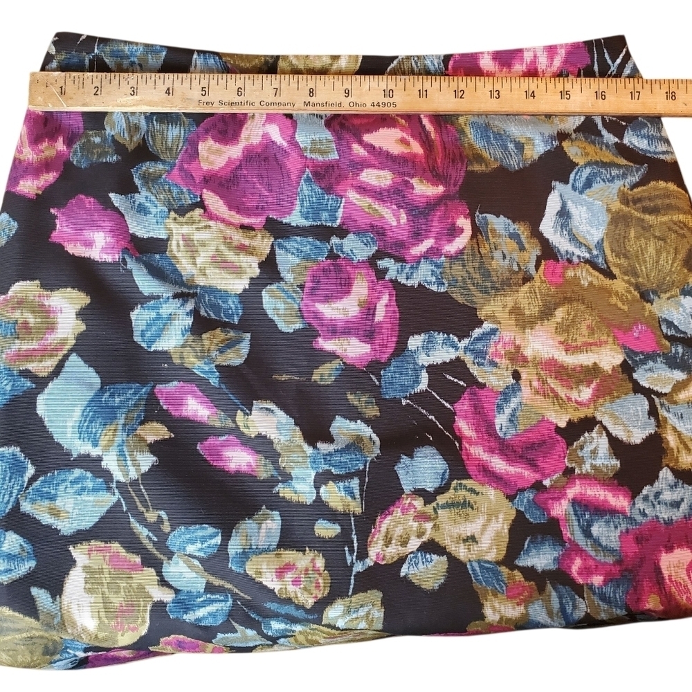 Talbots Floral Pencil Skirt - Black, Pink, Green. Cotton/Silk Blend. 12P. #0188 - Picture 6 of 9